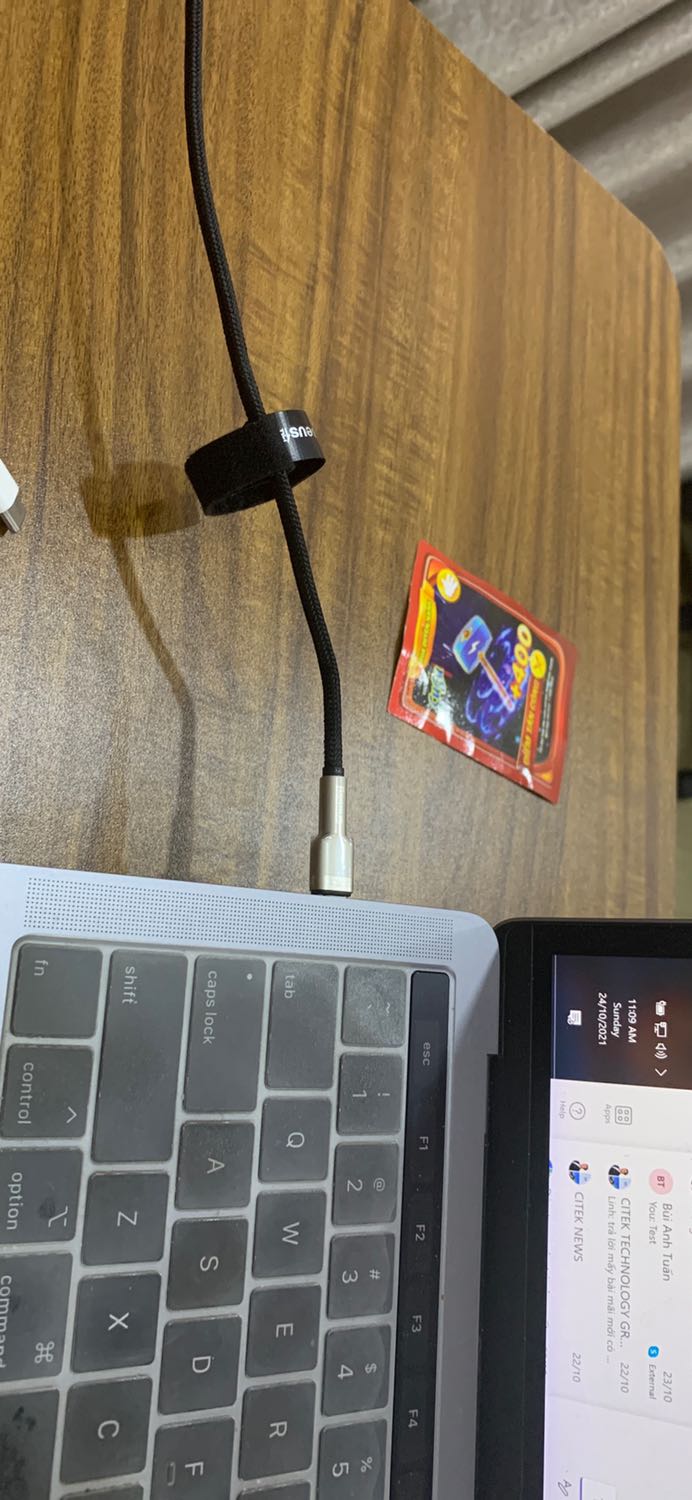 Mua màu trắng giao màu đen nên cho 4 sao