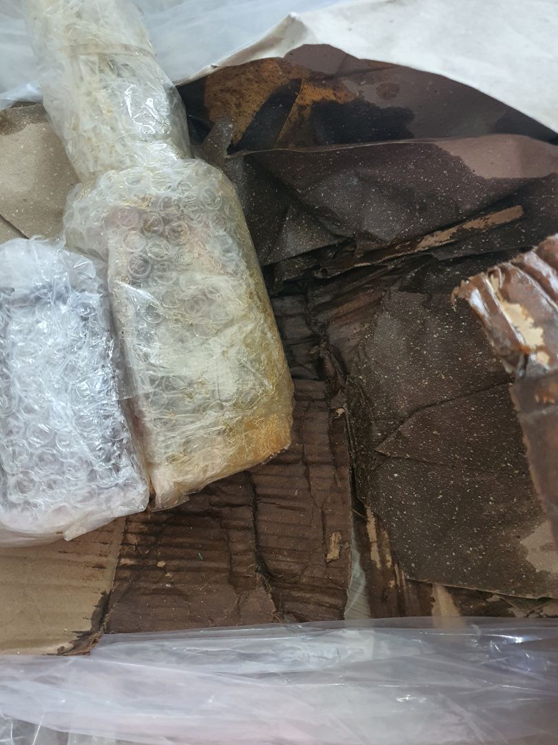 đây là mật ông nè nha ,rồi điện thoại tới shop không nghe máy tất máy ngang luon buôn bán làm ăn như vậy đố,các bạn đừng mua trên này nữa nha