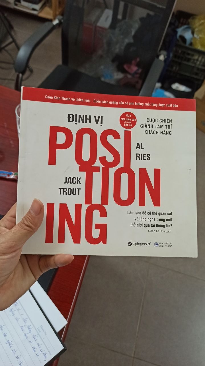 Mình đặt 3 cuốn cùng lúc thì 2 cuốn khác okie, còn cuốn này thì bìa sách bị dơ, xước, thậm chí còn có vết gấp....cảm giác như sách cũ.
Trong khi đây là cuốn mình rất qtrong và cần sử dụng lâu, cảm giác cầm quyển sách cũ đọc không hài lòng cho lắm! Mình đặt 3 cuốn cùng lúc thì 2 cuốn khác okie, còn cuốn này thì bìa sách bị dơ, xước, thậm chí còn có vết gấp....cảm giác như sách cũ.
Trong khi đây là cuốn mình rất qtrong và cần sử dụng lâu, cảm giác cầm quyển sách cũ đọc không hài lòng cho lắm!