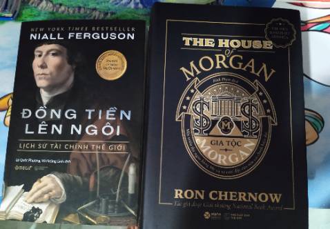 Sách chất lượng, sách được gói kĩ càng, khi giao hàng không bị trầy sướt, sách in ấn chân thực có tem và có mã QR chống sách giả, giấy dày và chữ được in rất rõ ràng hơn thế nữa là dịch vụ giao hàng nhanh tôi rất hài lòng với lần mua này và tôi sẽ quay lại để mua sách cho lần tiếp theo.