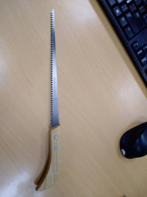 Cưa không giống với hình ảnh bán hàng nhé, hàng của TQ thì phải, hơn nữa cũng không thể gấp được, kém bình.