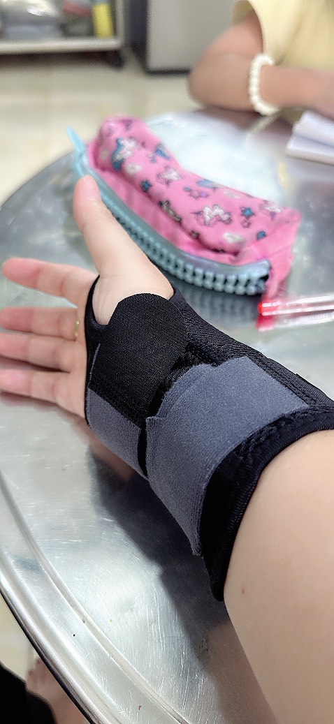 Sd hiệu ứng tốt cho người đau cổ tay…ôm sát vừa tay👍