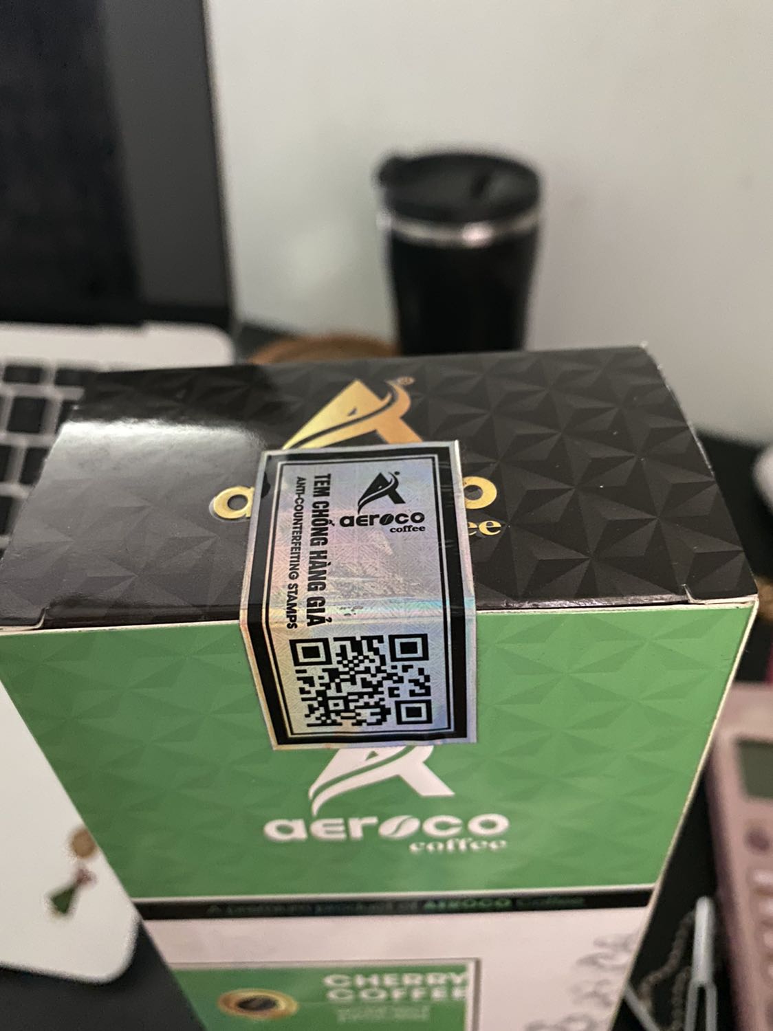 Sản phẩm được đóng gói cẩn thận, seal chống hàng giả uy tín 
Tiki giao hàng rất nhanh
Và lúc mình mua có chương trình tặng phin cà phê nhôm đẹp. 
Mình sẽ dùng thử các loại cà phê khác của shop