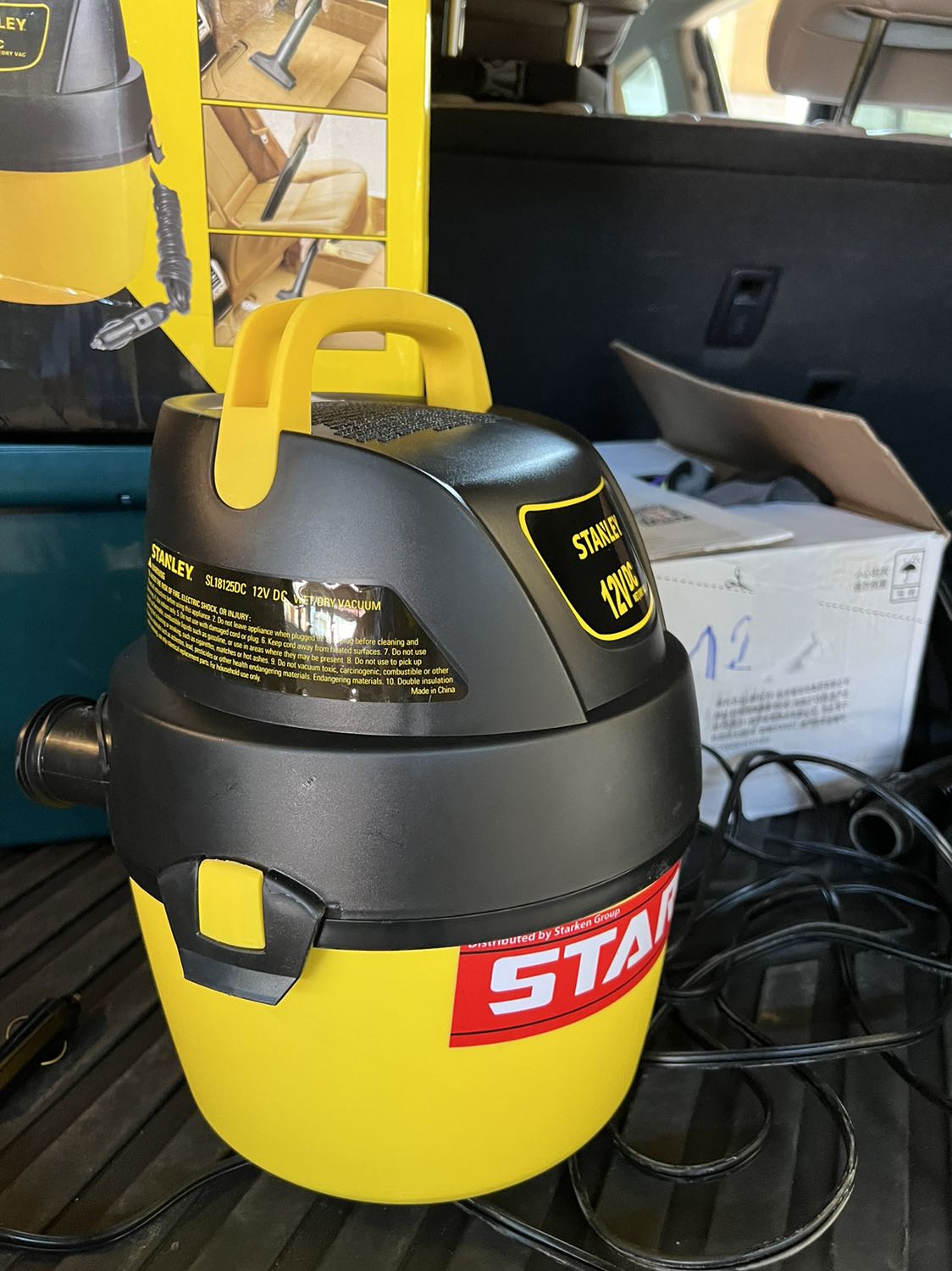 Máy lực hút mạnh, cắm cổng xe oto thuận tiện, 1 phụ kiện oto đáng mua.