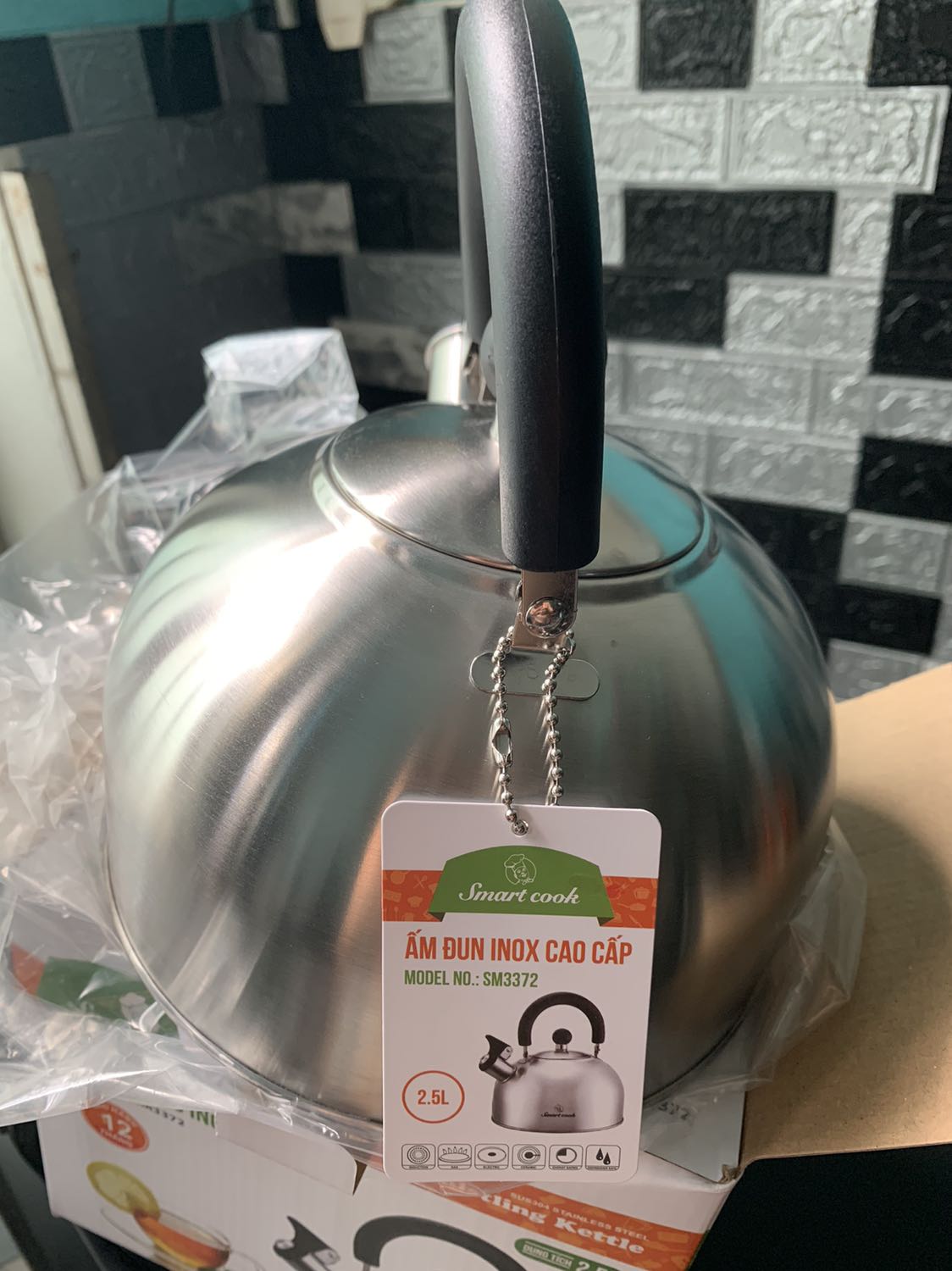 San phẩm đẹp, tay cầm cách nhiệt rất tốt, còi báo kêu rất to. Giao hàng rất nhanh.