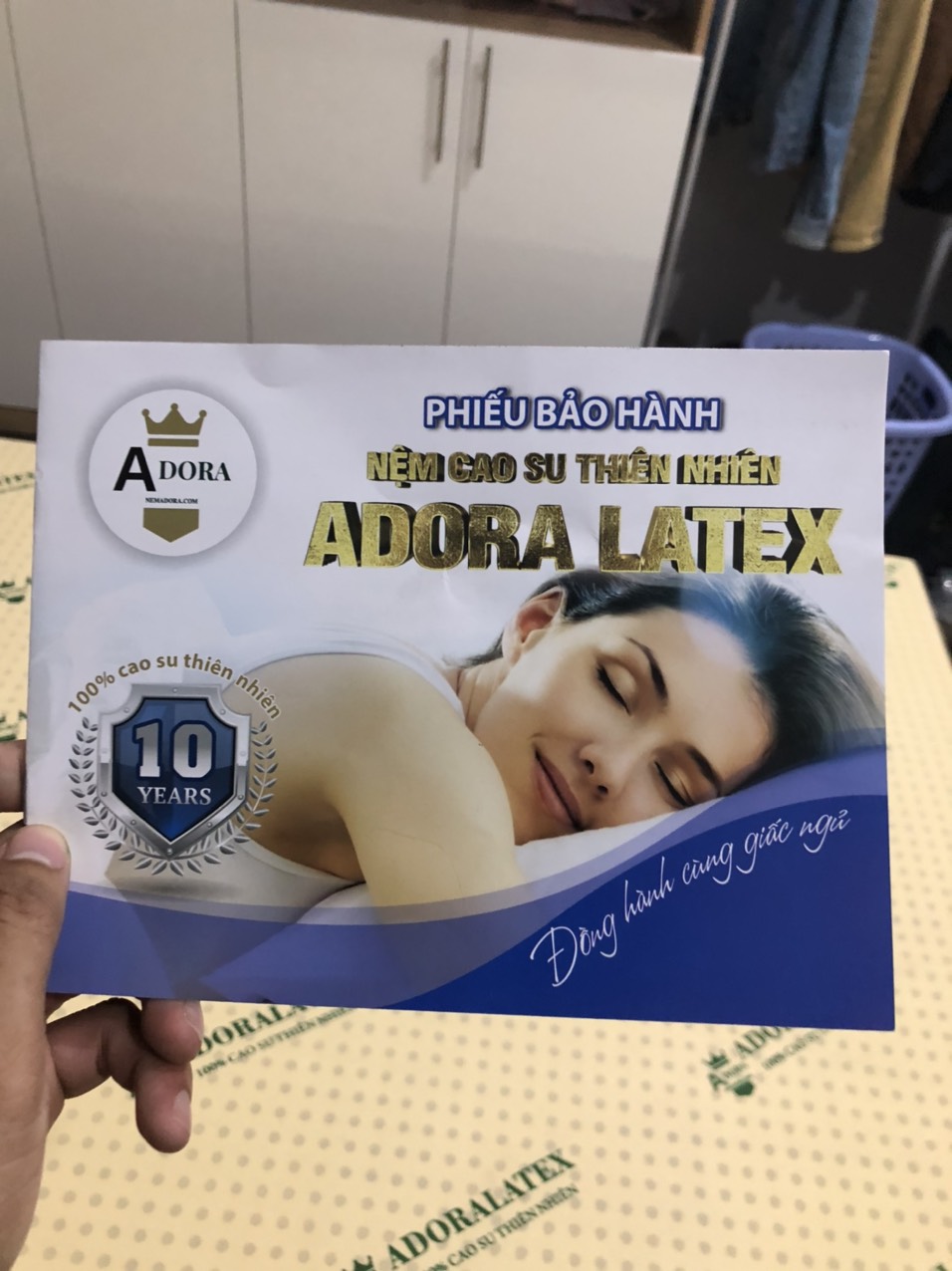 Nệm rất ổn nhé, mình mua có kèm mã giảm giá nên giảm còn có ~ 4tr9. Nệm đẹp, đàn hồi tốt, mùi thơm nhẹ chứ không nặng mùi như mấy loại khác. Nếu bạn không quá chú trọng về thương hiệu thì đây là 1 cái nệm rất đáng trải nghiệm, chất lượng có lẽ không thua gì Liên Á hoặc Kim Cương cả.