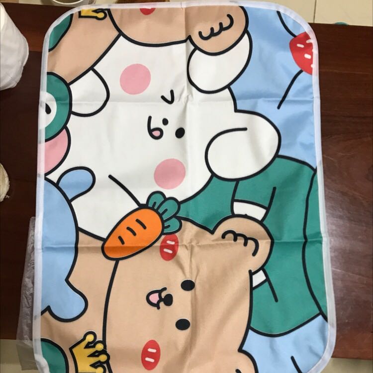 Mình từng mua qua mấy loại thảm chống thấm cho bé. Giá cũng như loại này mà chán lắm. Lần đầu mua thảm của shop này. Tìm được đúng loại mình thích. Chất sờ thích lắm.