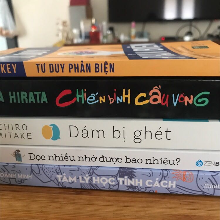 Gói hàng chắc chắn. Thời gian giao hàng rất nhanh. Sách đẹp, còn mới, nguyên vẹn và chất lượng. Nói chung là sản phẩm rất ưng và xứng đáng với giá tiền