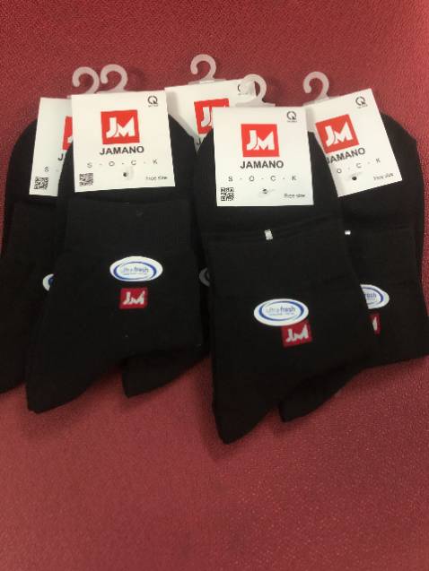 Tất rất đẹp và sịn sò, không quá dày hay mỏng. mang cực kì thoải mái, còn có kháng khuẩn khử mùi, xài thử mấy hôm mà không thấy vấn để gì. mang rồi cảm nhận thêm.
Giao hàng nhanh, bạn ship trẻ nhiệt tình, rất hài lòng sản phẩm cũng như dịch vụ tiki
Cảm ơn!