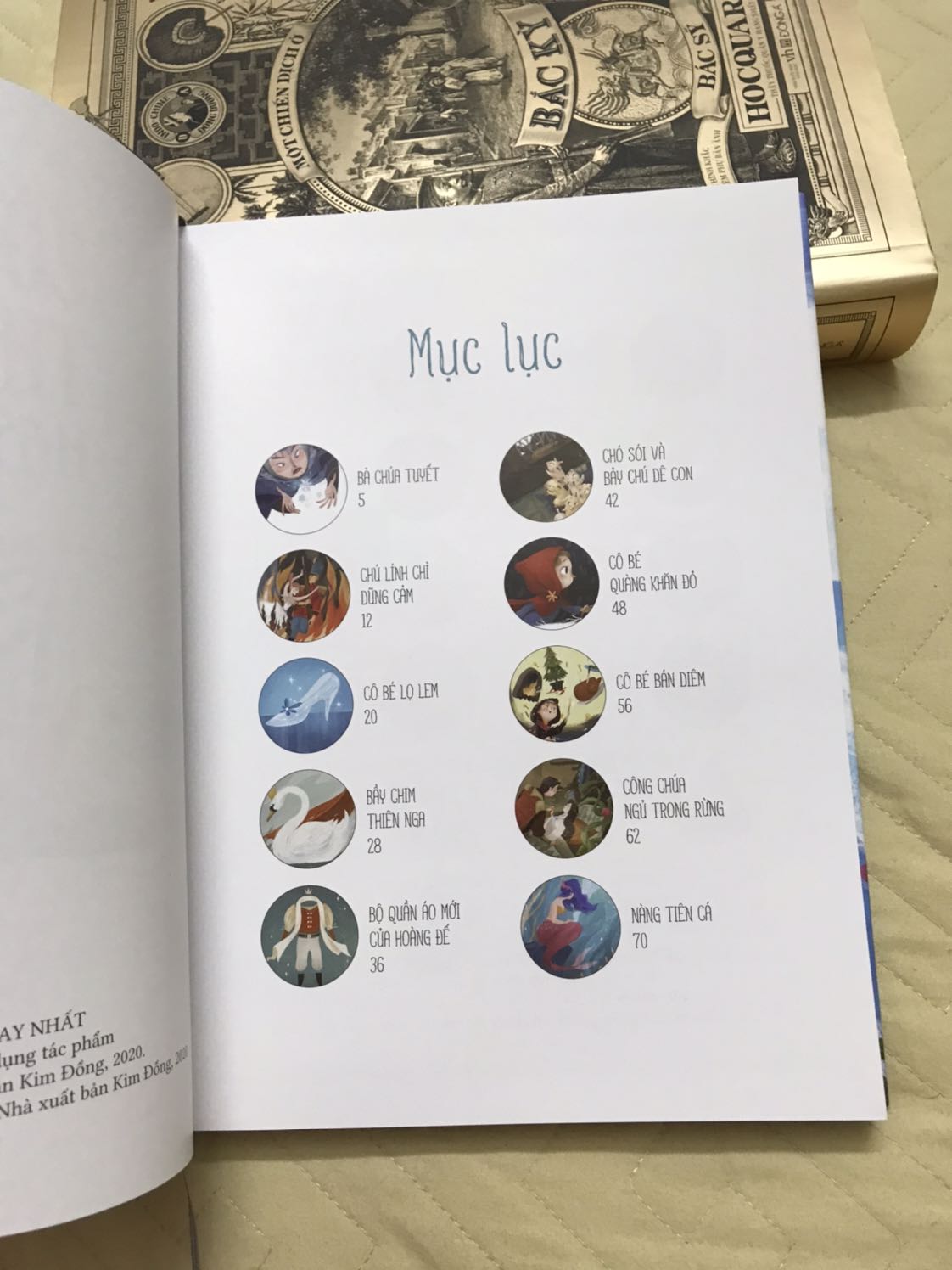 Sp mới , m đã mong chờ q này lâu rồi từ khi nhìn thấy hình demo trên mạng. Nguyên seal bìa cứng có áo siêu siêu đẹp