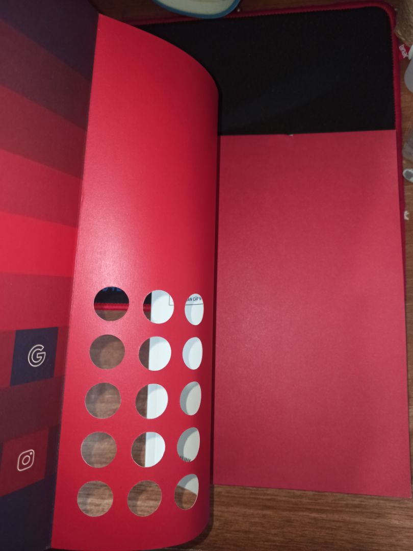 Sách của Rio Book thì chất lượng rồi , cả về nội dung lẫn hình hình ảnh. Giấy xịn, màu in ấn đẹp. Nội dung thì mình sẽ đọc và review sau. Sách có bọc nilon, đến tay mình an toàn và không móp và trầy sách. Nhưng mà mình hy vọng tiki sẽ bọc sách thêm một lớp xốp cho cho cuốn sách có những chuyến du hành xa chẳng hạn. Cảm ơn tiki và shiper đã giao sách an toàn đến mình