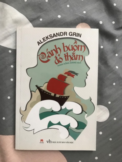 Sách bọc rất cẩn thận, chữ rõ nét, in ấn tương đối rõ