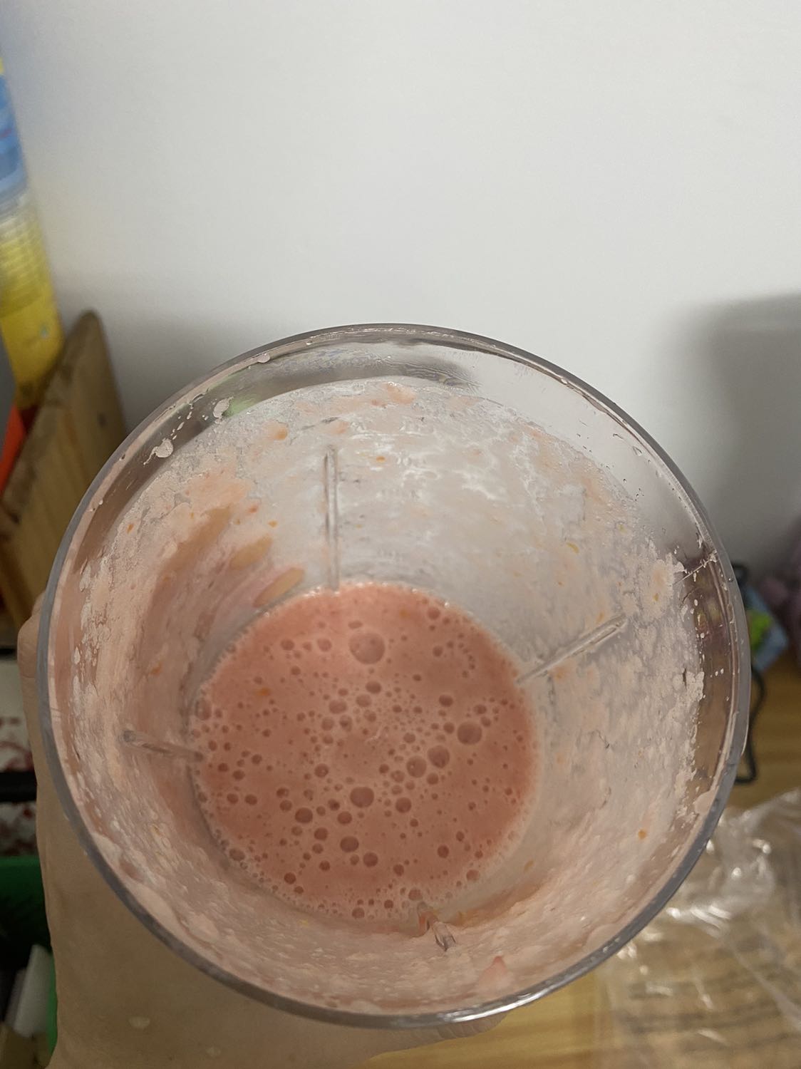 Máy xinh nhỏ gọn tiện lợi, thích hợp dùng 1 2 người. Xay xong dùng làm cốc uống luôn, đỡ phải rửa ly 😁
Đập đá mịn ra rồi xay mình thấy ổn. Tuy máy nhỏ nhưng lực xay mạnh. Màu xanh mint đẹp. Tiki giao nhanh. Đóng gói cẩn thận