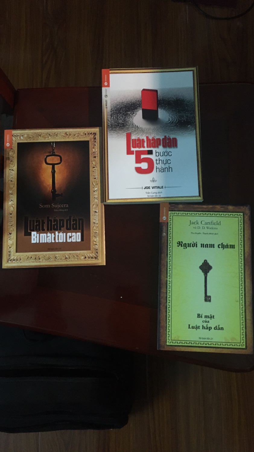 Hình thức được đóng gói ship cẩn thận, sách k bị bẩn và nhăn cảm thấy rất ổn
Nội dung thì mình chưa đọc mà chỉ đọc phần giới thiệu nên sẽ rất mong đợi nó được như kì vọng
5 sao cho hình thức