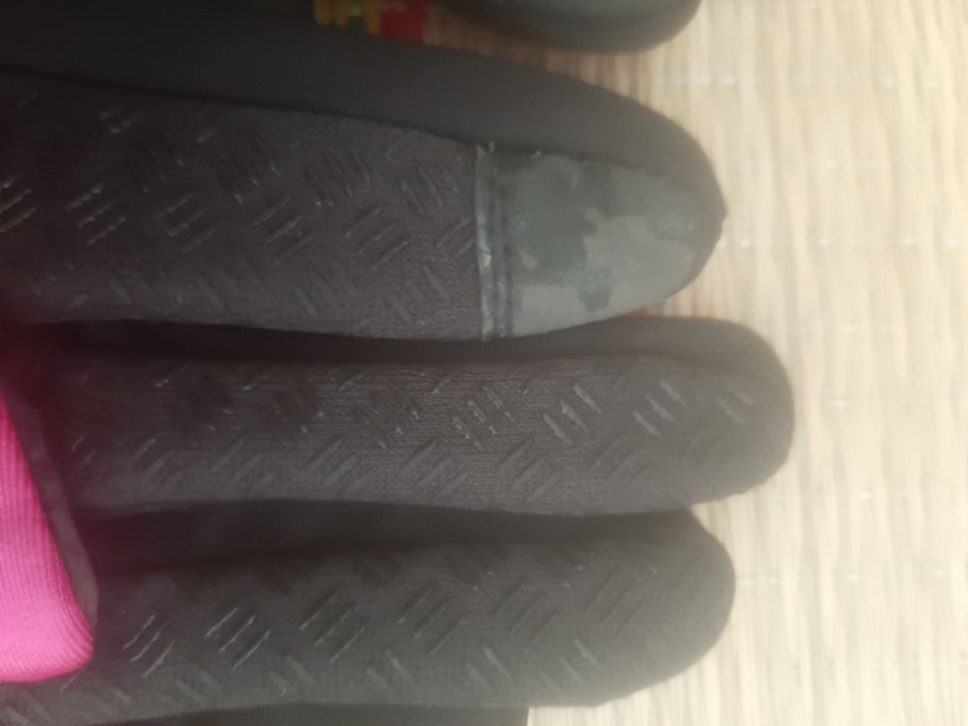 giao sai màu phần dưới bị mòn 1 và rách nói chung không hài long giao sai màu phần dưới bị mòn 1 và rách nói chung không hài long