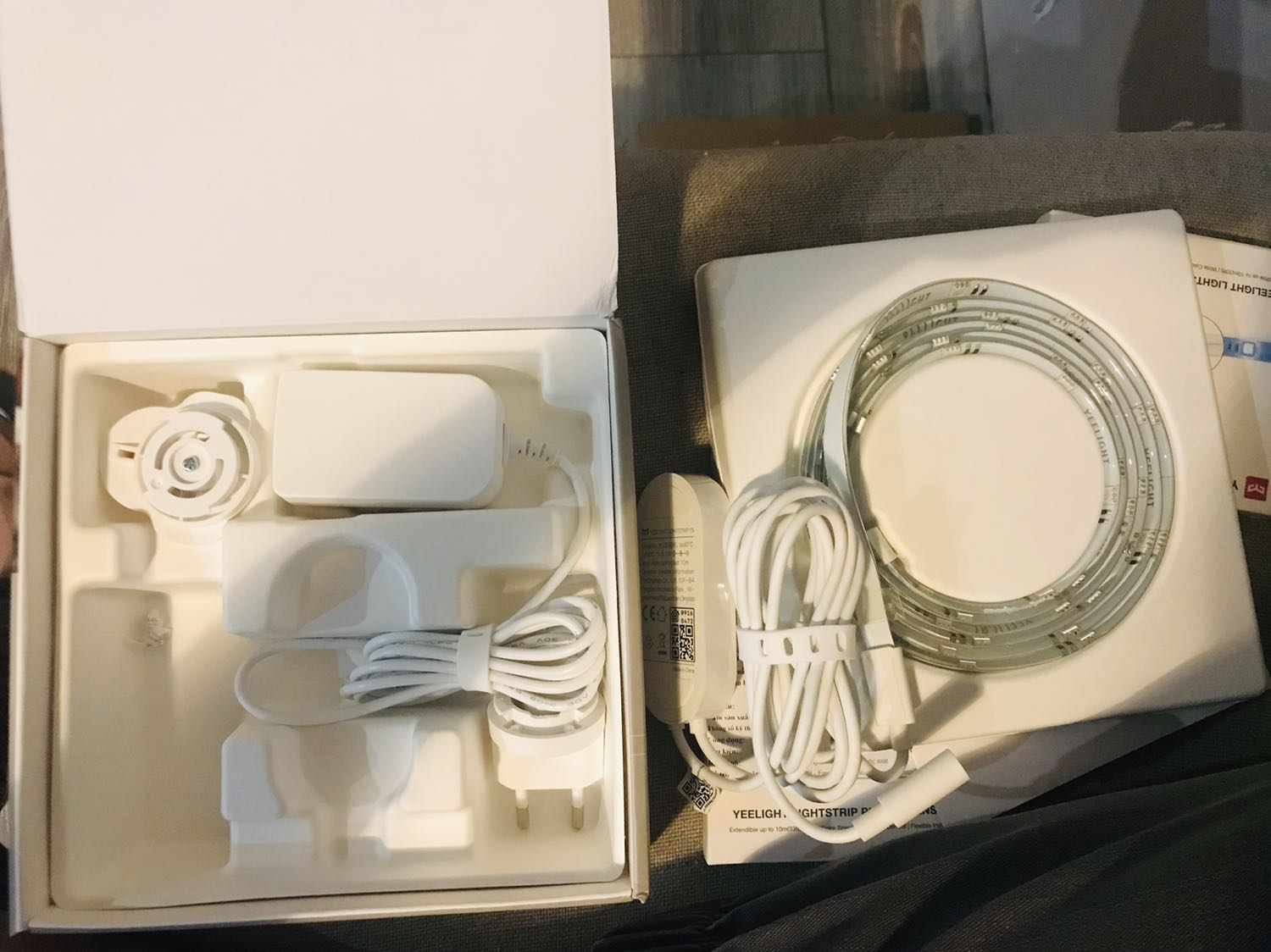 Dây lẻ mua thêm nối vào bộ đèn chính rất tiện và nhanh và dễ.