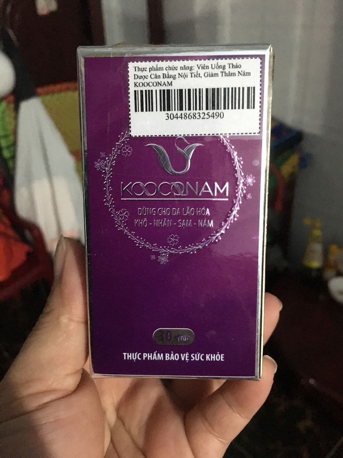 Mình mua tầm 1, 2 hộp ở tiki rồi.
Lúc đầu giao không đẹp lắm. Sau này đt lên tiki Góp ý.
Lần sau tiki giao đẹp lung linh. Chứng tỏ các bạn có lắng nghe và thay đổi tốt hơn.
Thanks bạn!
PS sản phẩm này mua rẻ hơn ở ngoài, hộp, tem và date bảo hành xa lắm các bạn.