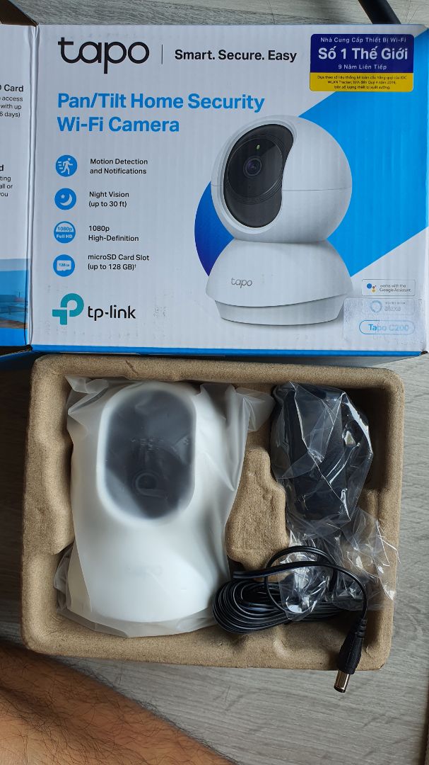 Sản phẩm hoàn thiện tốt, cài đặt đơn giản theo hướng dẫn trên app. tuy nhiên về phần mềm chưa tốt, vẫn còn bị đơ, lag, đôi lúc không truy cập được vào camera, hình ảnh có độ trễ vài giây. với giá rẻ thì không đòi hỏi hơn được