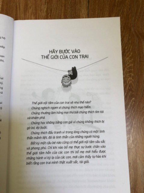 Giao hàng siêu tốc . Đóng gói ok. Chất lượng giấy ok . Rõ nhìn. Nội dung sách thì mình chưa đọc qua . Nhưng mình thấy review sách này tốt