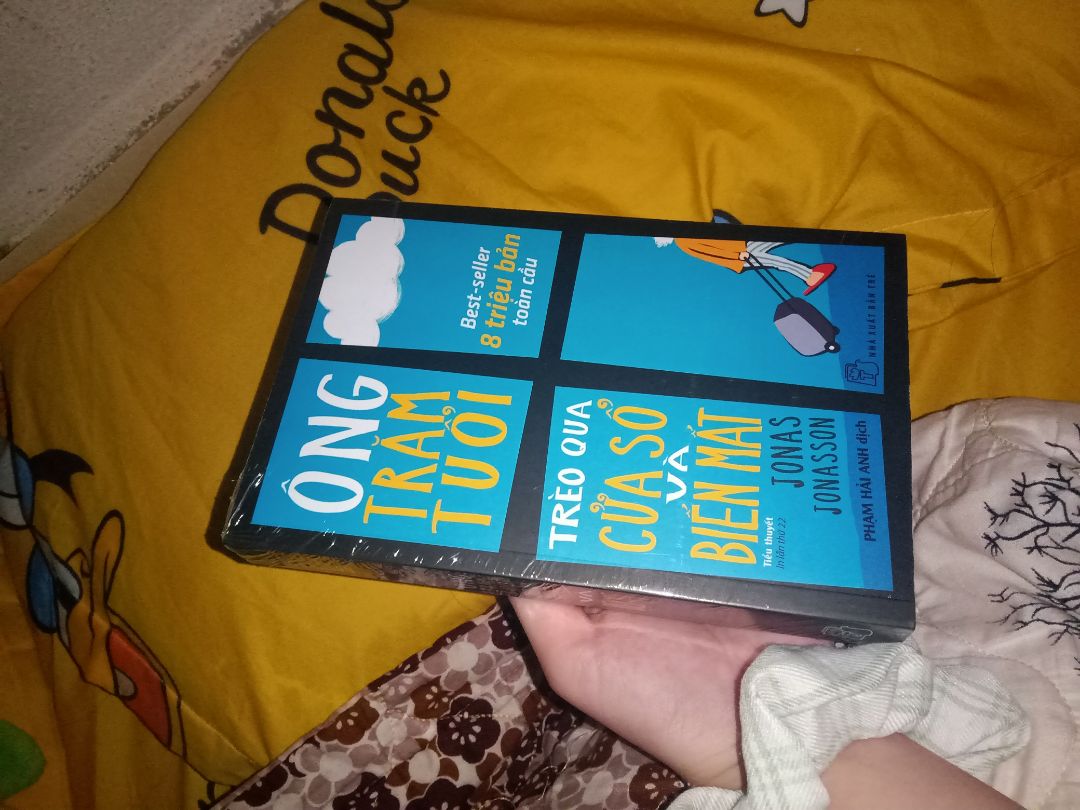 mua nhiều lần trên tiki r nhưng đây là lần đầu mà sách bọc kỹ ,mới mà chẳng hề có vết trầy hay móp góc gì...hơn nữa cuốn này mình mua với giá 0đ vì trúng vòng quay lucky...:)) mn cứ tích cực chơi vận may sẽ tới...:))
p/s mình không đánh giá nội dung vì mỗi người một ý..すごい