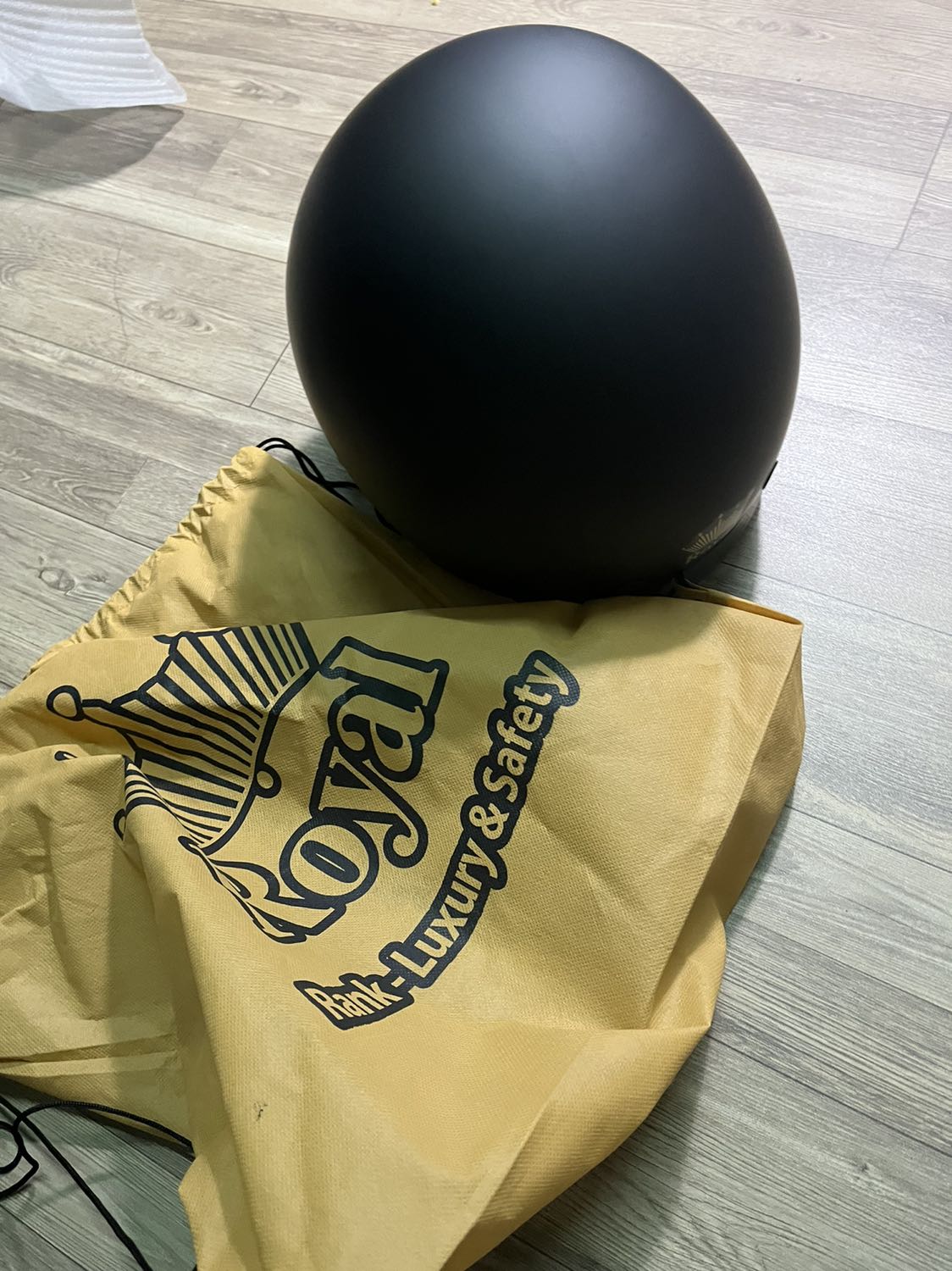 hành quá tốt so với giá! xịn sò lắm nhé, bạn mình thấy ok quá nên nhờ đặt mua giúp 1 cái! mình mua để đi xe máy về quê dịp tết, sợ ko kịp giao nên có nhắn shop nhờ đi đơn sớm! shop rất nhiệt tình và mình đã nhận hàng sớm hơn dự kiến tận 4 ngày! cảm ơn shop! cảm ơn shop! sẽ ủng hộ lần sau