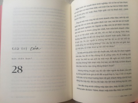 Sách được Tiki giao tới nhanh và đẹp, chất lượng giấy tốt. Mình thích đọc các tác phẩm của Vãn Tình vì nội dung các câu chuyện ý nghĩa, thực tế, phù hợp với các bạn nữ.