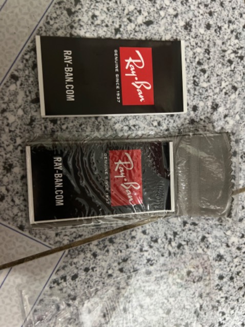 Đây là lần thứ 2 mình mua kính RayBan ở shop này, giá cả hợp lý mình canh sale lớn nên đc giảm mạnh, kính đúng hàng chính hãng. Giao hàng rất nhanh.
Mong rằng shop sẽ có nhiều chương trình giảm giá sâu để đến tay nhiều người dùng hơn nữa, chúc shop thành công và sớm có chi nhánh tại SG 🤗
Lần này mình mua kính gập này vừa khuôn mặt mình lắm, đeo lên rất là đẹp mình rất thích.. cảm ơn shop rất nhiều 🥰, có dịp mình sẽ ủng hộ shop nữa nếu có đợt sale lớn tiếp hehee