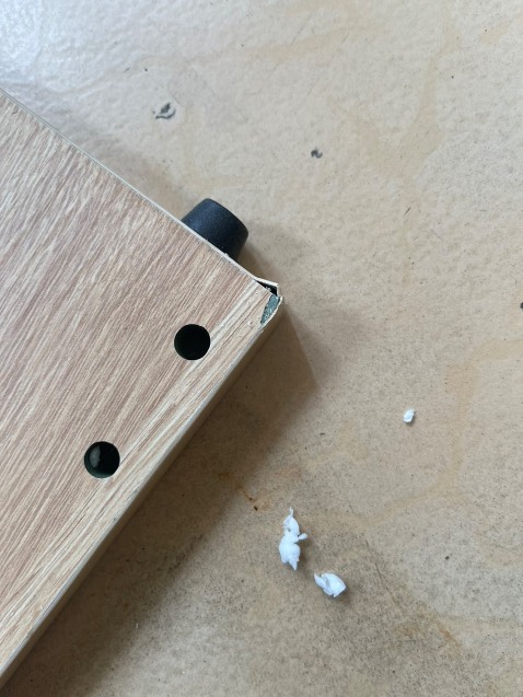 Cạnh góc bị trầy xước quá nhiều v.v…