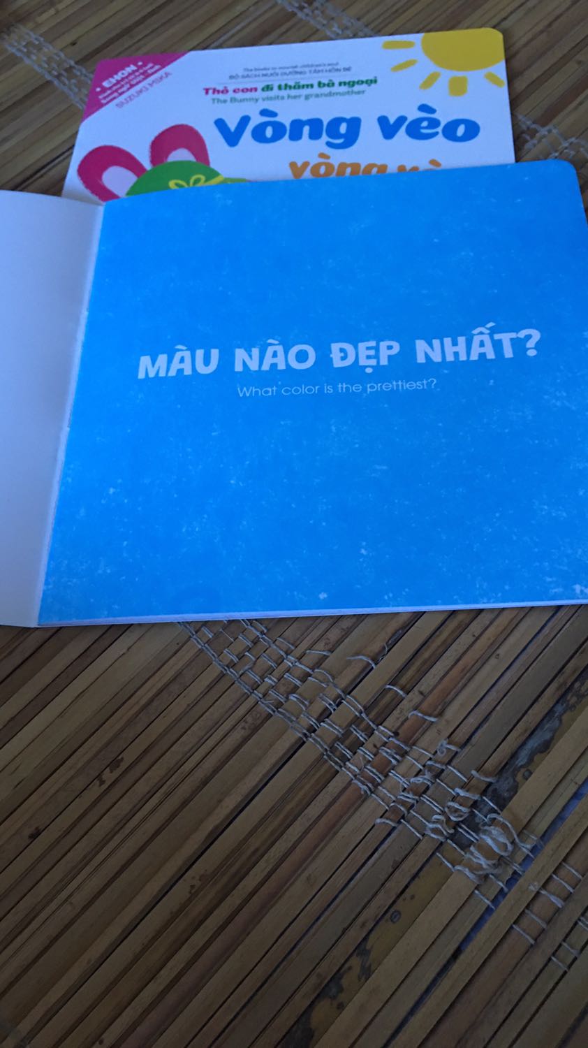 Không phải sách ehon Nhật bản, nội dung hầu như sao chép lại và thêm thắt từ sách ehon thật
Sách ehon Nhật có hướng dẫn đọc, sách của shop này thì không có, không nên mua nhé, phí tiền,