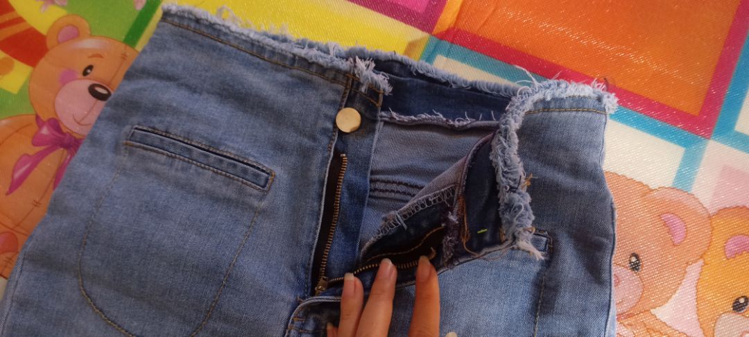 chuẩn bị và giao hàng quá nhanh, hôm nay shipper gọi mà bất ngờ luôn. chất vải cực kỳ đẹp, mặc vào rất thoải mái. mình m59-47kg mặc size M hơi dài nhưng không sao, rất ưng cái bụng luôn