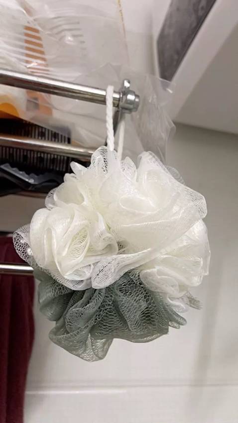 Hàng cao cấp có khác dụng tuyệt với,  mình mua cả 2 bông giá rẻ và hàng này hàng giá rẻ sợi hơi thô cọ gơi rát.