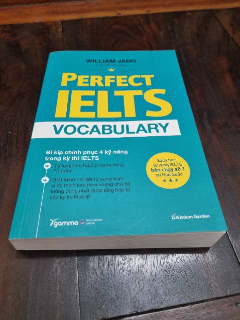 Giấy tốt
Nội dung khá ổn, tuy nhiên ko có bài tập thực hành, có đôi chỗ kết hợp từ chưa được tự nhiên, vd the influence of technology TO art.