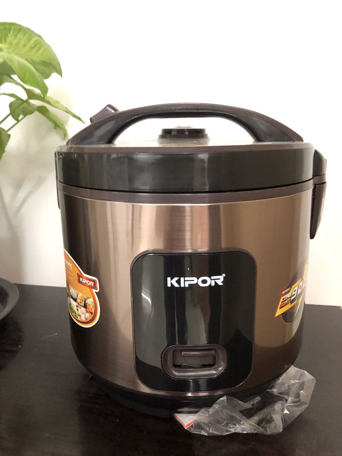 Shop giao đúng màu đúng mẫu đã đặt, nồi nấu cơm nhanh chín, cơm ngon, đẹp lắm luôn, dễ vệ sinh, giá rẻ so với chất lượng sp