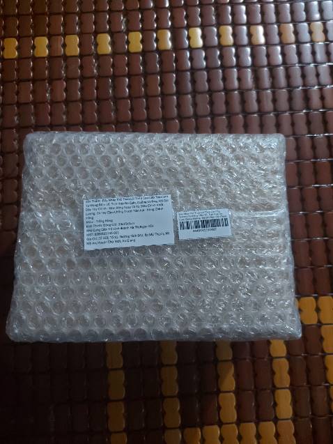 Dây nhảy đẹp, tay cầm có chống trượt rất chắc chắn, màu đẹp giống hình shop đăng,  mua dùm bạn khen quá trời, nên mua nha mọi người.