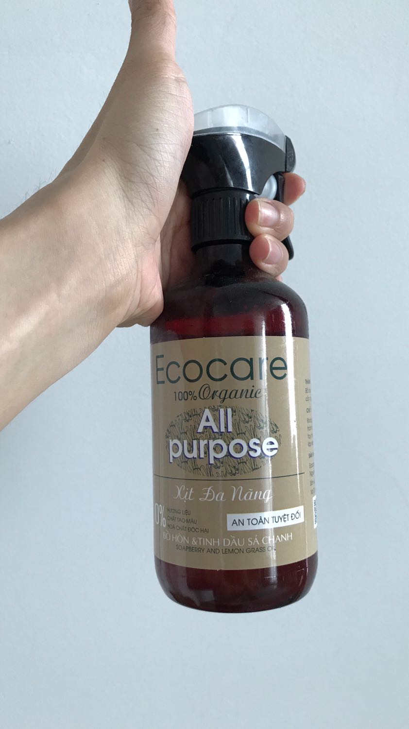 Mùi sả thơm và rất dễ chịu, vòi xịt có 2 chế độ khoá và xịt.
Đổi lại mức độ tẩy rửa chất dơ bám dính chỉ ở mức trung bình khá.
Nhưng như vậy là rất tốt rồi ?