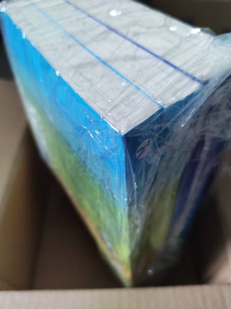 Nội dung sách của Thầy David chắc chắn không có vấn đề nhưng team đóng gói Tiki Hà Nội 5 thật sự tệ. Không hề có 1 lớp mút hay bong bóng bảo vệ sách dù giao dài ngày từ Hà Nội vào TP.HCM trong khi cuốn nào cũng dày và nặng. Các đơn giao từ Tiki TPHCM luôn được đóng gói cẩn thận khác biệt hoàn toàn. 
Sẽ không bao giờ bấm mua hàng nếu sách được đóng gói từ Tiki Hà Nội. Rút kinh nghiệm!