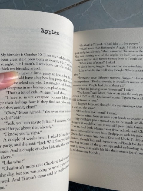 Bìa cực mịn và xinh,
Mình nghe tên cuốn này từ lâu nhưng chưa đọc review mà cứ thế mua luôn, không ngờ hay hơn mình tưởng
Câu từ dễ đọc nữa 10₫ Bìa cực mịn và xinh,
Mình nghe tên cuốn này từ lâu nhưng chưa đọc review mà cứ thế mua luôn, không ngờ hay hơn mình tưởng
Câu từ dễ đọc nữa 10₫