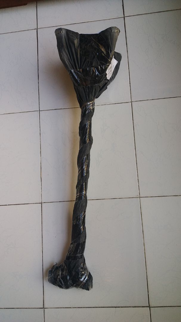 Hàng đóng gói kĩ . Giao hàng chậm vì dịch . Hàng không có thương hiệu  dù giới thiệu là lucass . Chất lượng hoàn thiện không tốt . Mn khg nên mua gậy chống loại này .