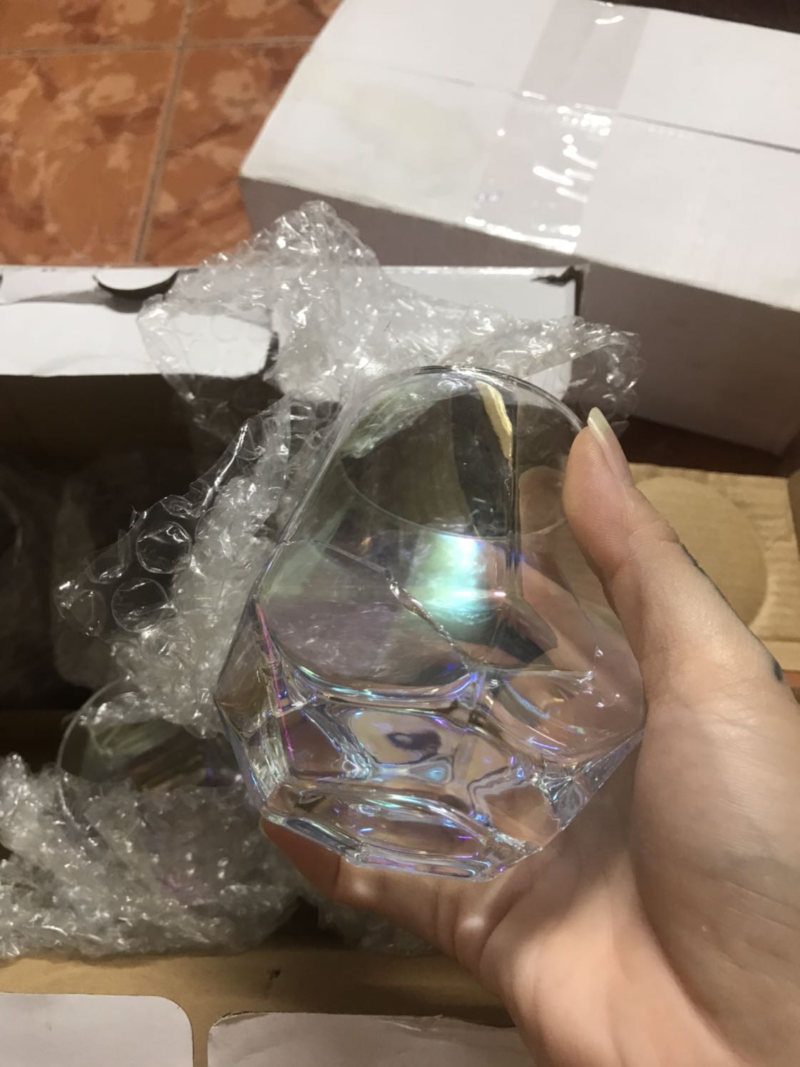 Bên mình giao có 1 ly bị bể