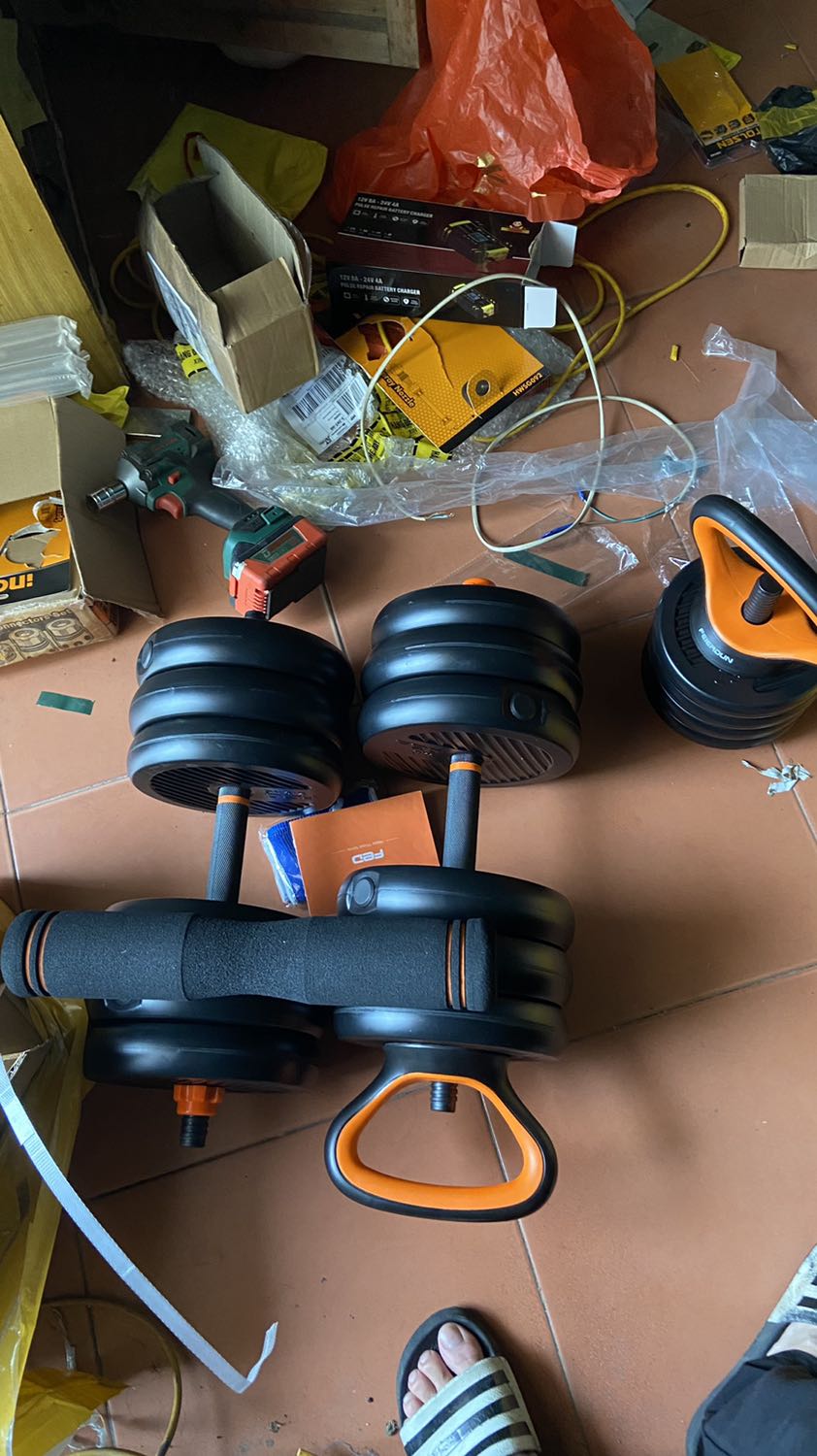 Tạ đẹp chất lg tốt.mỗi tội giao hàng hơi lâu tận 6 ngày mới giao hàng