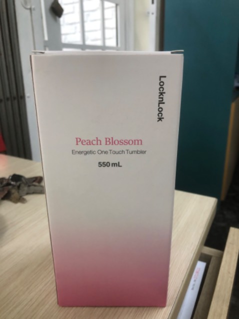 Giao hàng nhanh. Sale được giá tốt. Hàng chất lượng giống hình, chưa thử nước nóng hay lạnh nên chưa biết. Màu đẹp