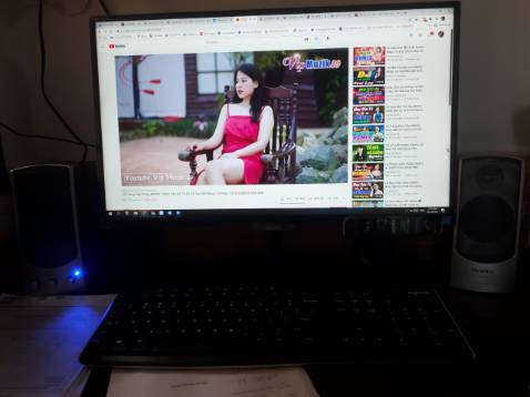 Lần 1 hàng bị lỗi, không vào nguồn, nhưng shop hỗ trợ nhiệt tình, đổi sản phẩm mới khác ngay hôm sau. Dịch vụ shop này rất tốt và uy tín, có trách nhiệm. Tiki là kênh mua hàng có DV cskh tốt nhất. Thanks