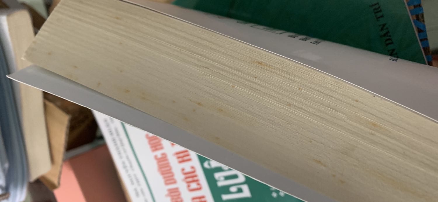 Sách hay, trình bày dễ hiểu, đầy đủ nhưng mình hơi tiếc vì sách nhìn có vẻ cũ.