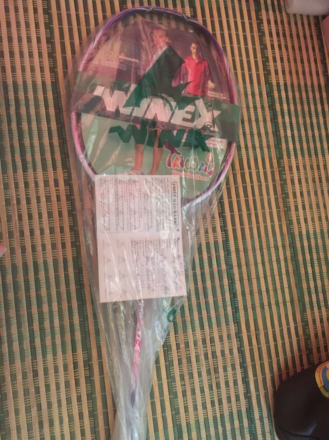 Sản phẩm đẹp, đúng mẫu, có phiếu bảo hành, chất lượng khá tốt, độ bền cao