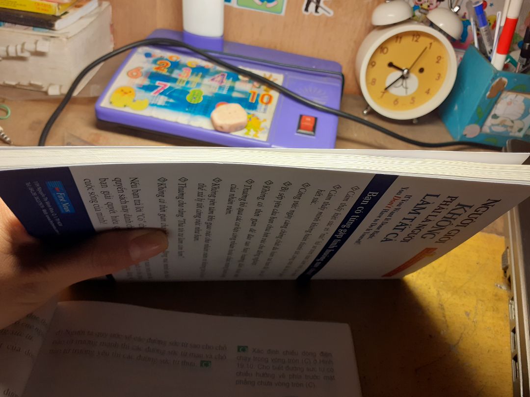 Mình đặc biết rất thích nọi dung của cuốn sách này. Nó phù hợp với rất nhiều lứa tuổi. Tuy là câu chuyện của nhà kinh doanh nhưng bài học là của chung cho rất nhiều người. Cuốn sách giúp ta làm "người giỏi" một cách hoàn hảo nhất. Một điểm cộng nữa là sách có đọi dày phù hợp decor khiến con lười như mình cũng cảm thấy rất thích thú. 10₫ cho chất lượng sách TIKI.