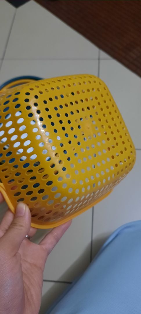 Rổ và chậu khá mỏng, không được như kỳ vọng