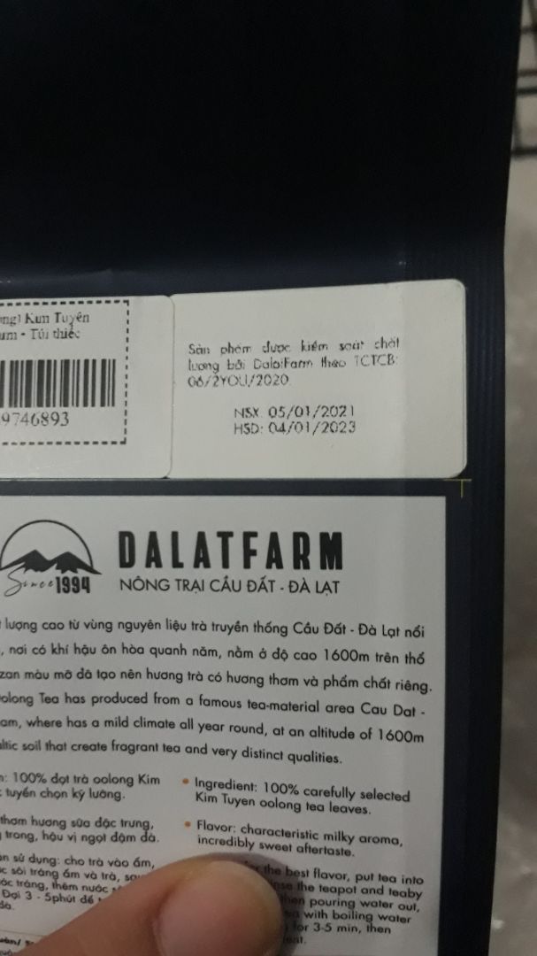 Mình mua về làm quà nhưng khi nhận được hàng thì bao bì đã cũ và trầy, nhìn dơ dơ, tem hạn sử dụng thì là tem dán chứ ko in trực tiếp, và còn là 2 lớp tem đè lên nhau. Rất không hài lòng về lần giao hàng này của tiki. Lúc đặt hàng đã bấm mã giảm giá ship nhưng cuối cùng nhận hàng vẫn có phí ship 22k/đơn.