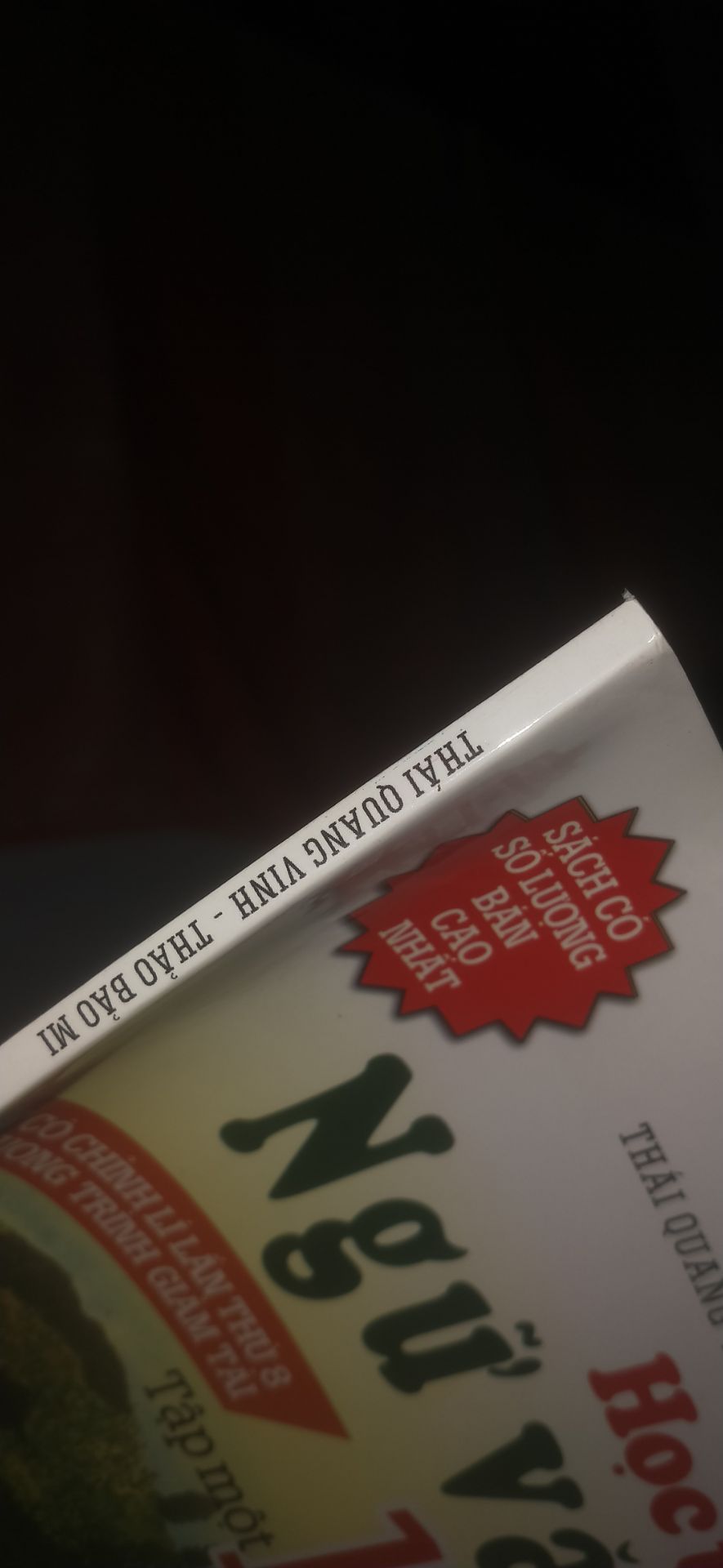 sách hơi mỏng , nma nội dung thì khá hay , ngắn gọn xúc tích , các bạn đang ôn nv 10 có thể tham khảo nha