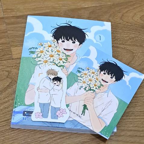 Trộm vía sát Tết mà giao siêu tốc như này là ghê đấyyy
Truyện được bọc cẩn thận, k hề bị bẩn hay rách luôn ý. Bookmark với postcard xinh xỉuuuuuuuuu. Hai em bé dễ thương dã man 🫶🫶🫶
Thật sự chưa bao giờ thất vọng về chất lượng sách truyện ở Tiki luôn ý 🫶❤️