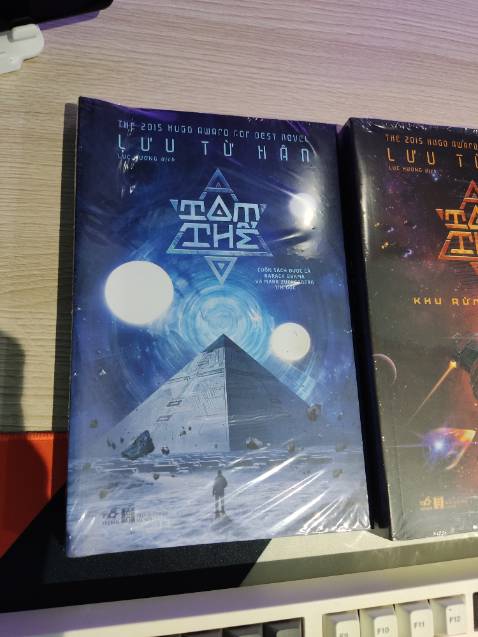 Đặt hôm trước hôm sau giao luôn, lần đầu trải nghiệm mua sách của TiKi quá ưng ý. Sách mới nguyên seal, đóng gói kỹ.